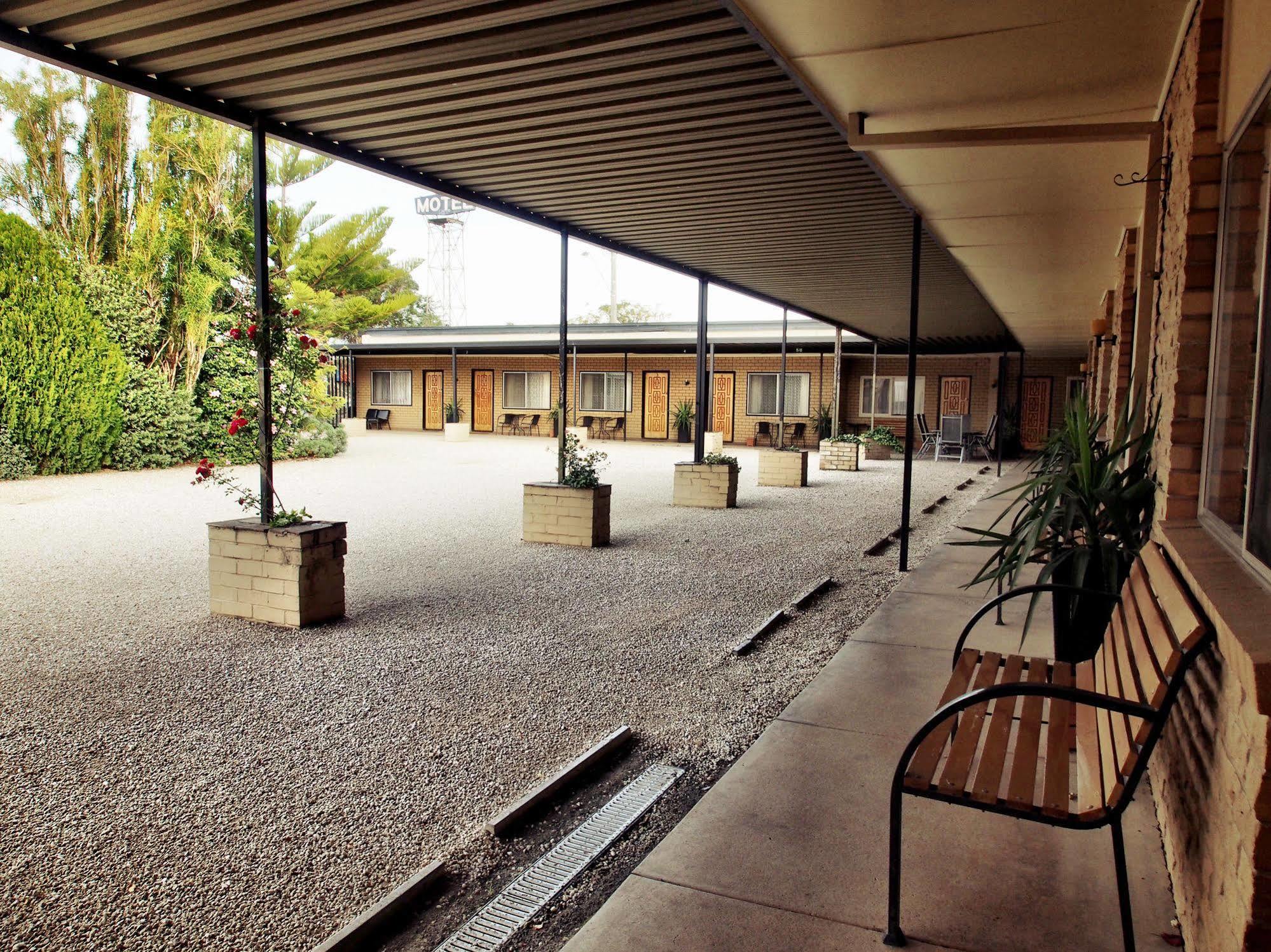 Majestic Motel Horsham Kültér fotó
